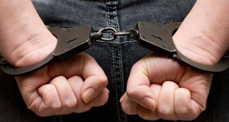 В Киеве на взятке задержали экоинспектора, поимевшего 400 тысяч