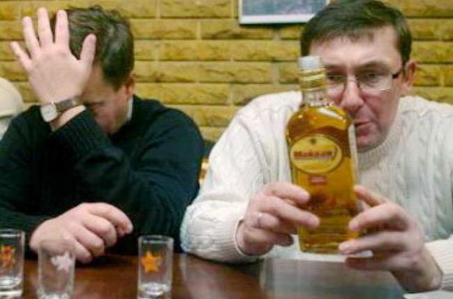 Луценко раскритиковал СБУ за «недолив» коньяка
