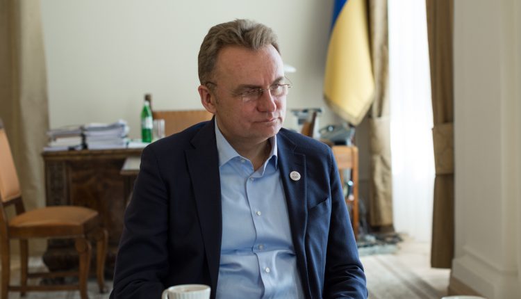 Садовый утверждает, что еще серьезно не задумывался о президентстве
