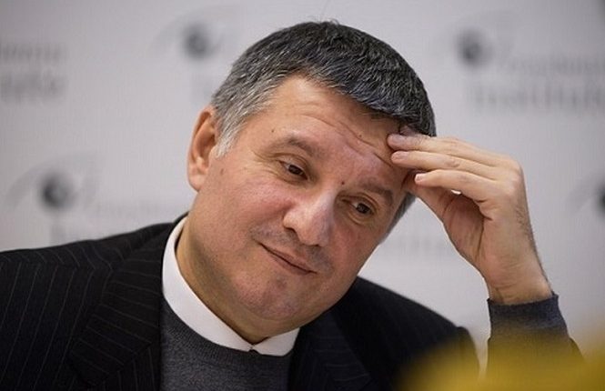 «Сбитого летчика» Мартыненко может сменить «атомщик» Аваков