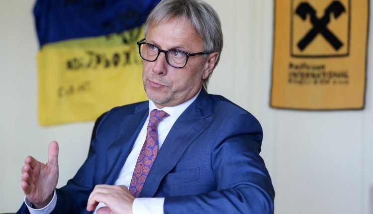 Банкир Лавренчук готов заменить Гонтареву