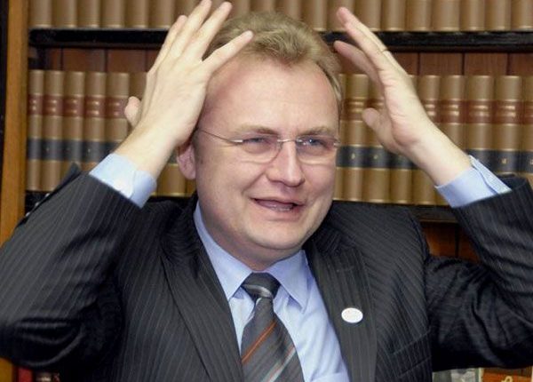 НАБУ решило «покопаться» в декларации Садового