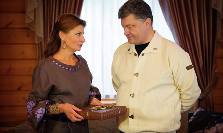 Порошенко уверяет, что жена не советовалась с ним, «вступая в связь» с Ахметовым