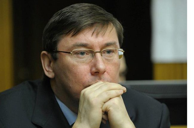 Александр Дубинский: «А Ленину подозрение Луценко с Матиосом когда поедут вручать?»