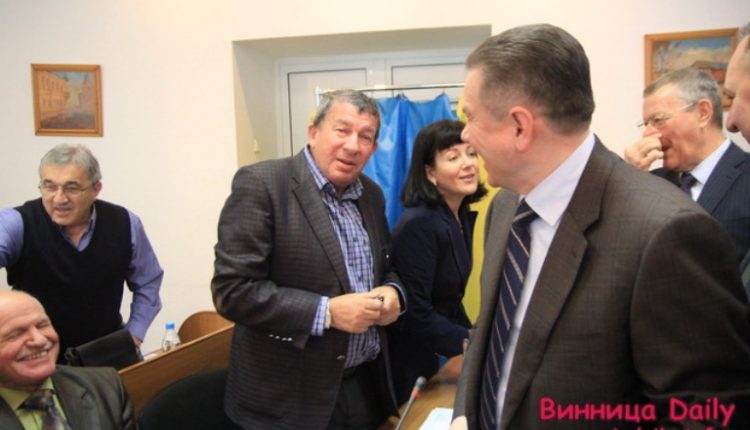 Отец Гройсмана задекларировал семь автомобилей