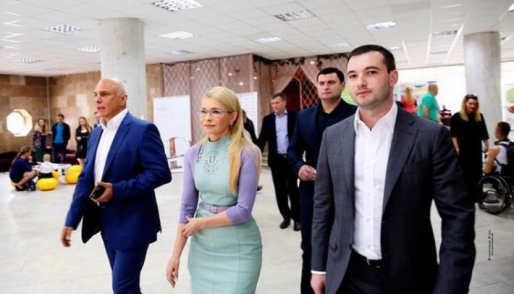 Банк зятя Тимошенко Чечеткина получил миллион дохода