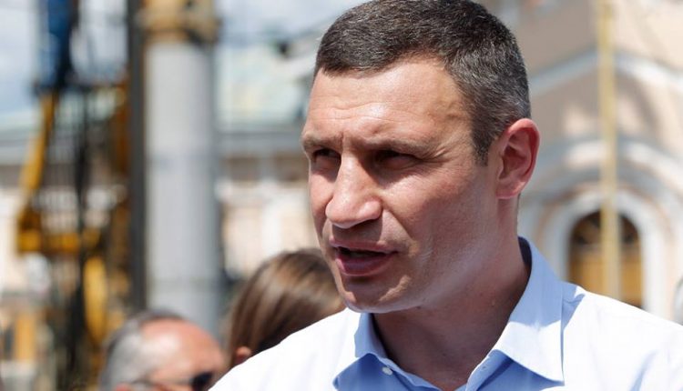 Кличко получил на руки 11 тысяч зарплаты