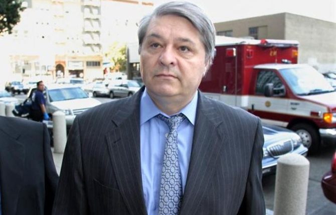 Луценко надеется получить миллионы Лазаренко