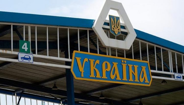 Из-за утечки информации трое ТОП-налоговиков успели покинуть Украину