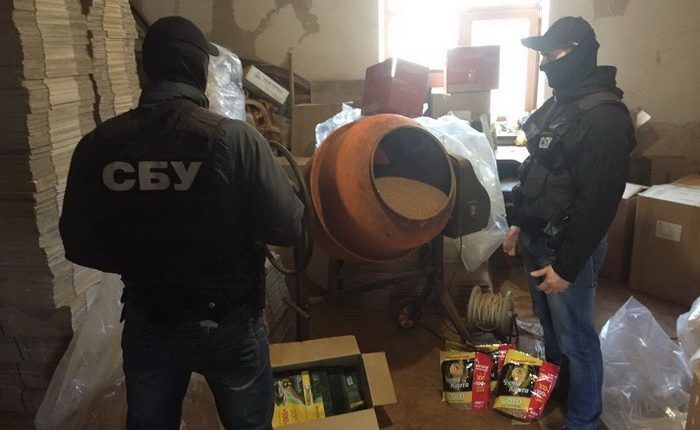 На Киевщине СБУ прикрыла масштабное производство «паленого» кофе