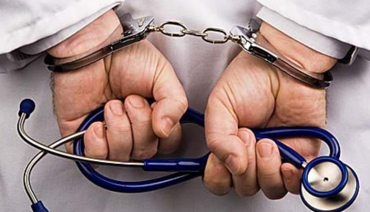 Прокуратура задержала главу врачебной комиссии на взятке в 75 тысяч