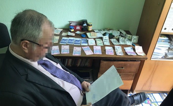 В Киеве СБУ задержала на взятке чиновника из Госагентства водных ресурсов