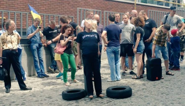 К дому Филатова в Днепре приехал «Автомайдан»