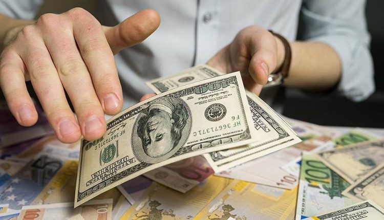 Нацбанк разрешил бизнесу инвестировать за границу до $2 млн