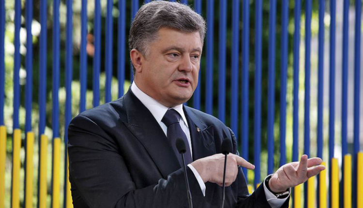 Порошенко сменил фокус позиционирования, «обвалившись» в рейтингах