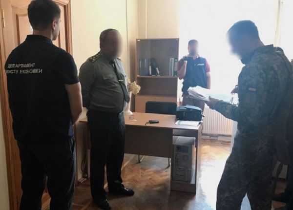 На взятке в 24 тысячи задержан «ликвидатор» военных предприятий