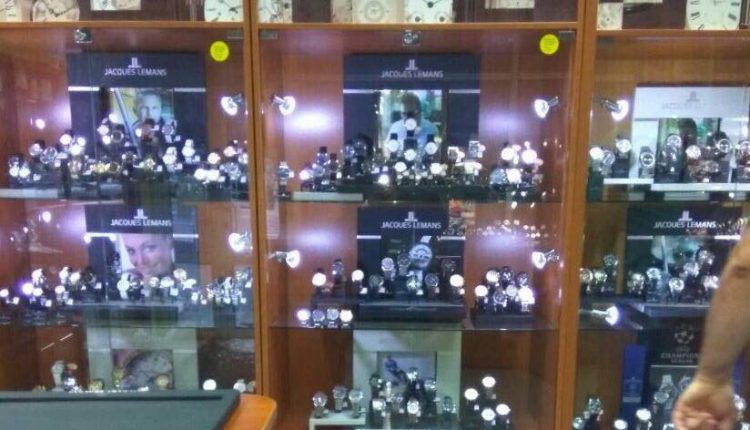 В центре Киева на Владимирской ночью ограбили элитный магазин
