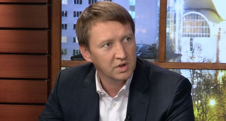 Перед отставкой Кутовой «докатился» до 14 тысяч зарплаты