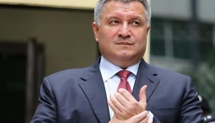 Михаил Подоляк: «Сказка о «сильной руке»