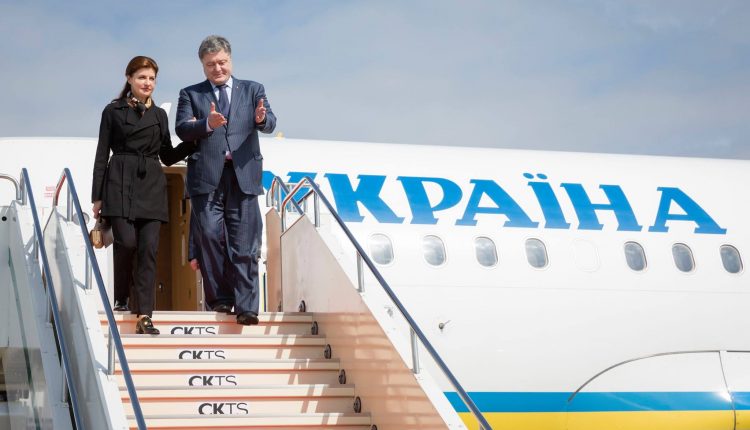 Стала известна стоимость зарубежных поездок Порошенко