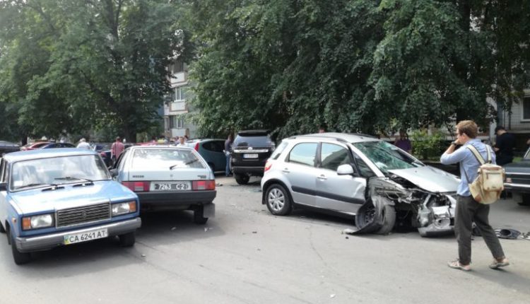 В ДТП с участием экс-мэра Умани разбилось 7 авто и погибла женщина