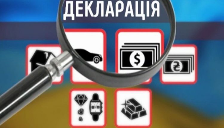 Жена руководителя «ДВРЗ» за 10 месяцев заработала консультациями 5 миллионов
