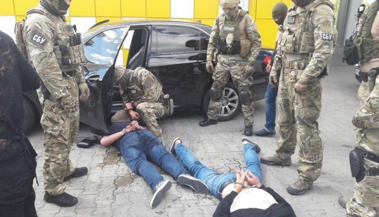 На Житомирщине СБУ задержала банду рэкетиров во главе с человеком «вора в законе»