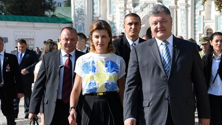 Как оделись на праздник жена и дети Порошенко