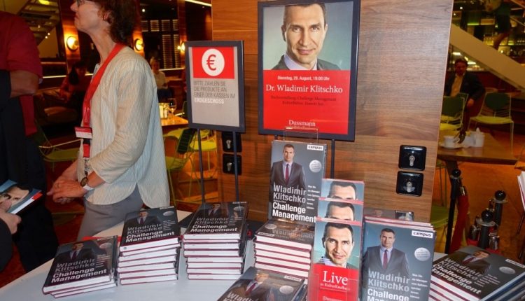 Кличко написал книгу о бизнесе и экономике