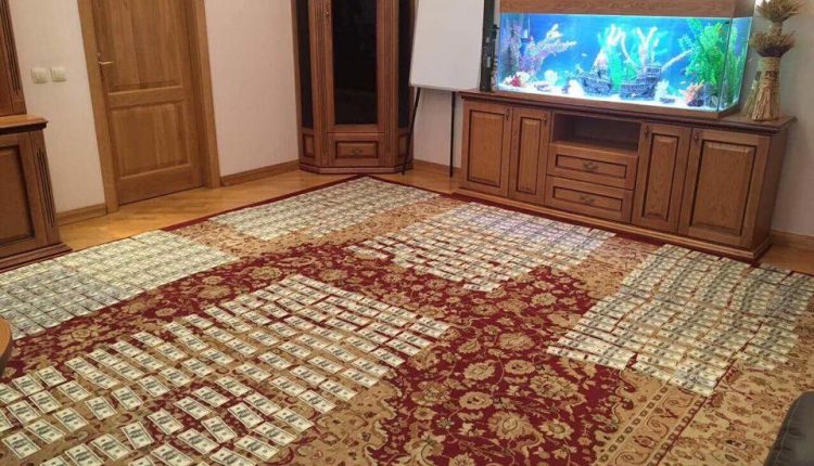 В Киеве задержаны двое судей, предлагавших $ 300 тысяч Холодницкому