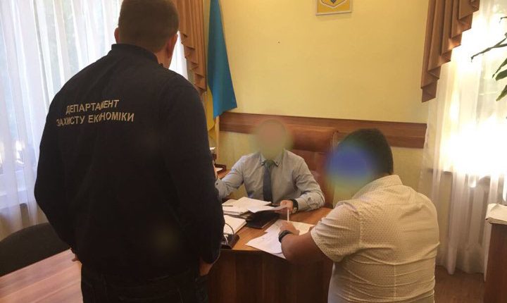 Судье, задержанному за взятку в 8 тысяч, грозит до 10 лет лишения свободы