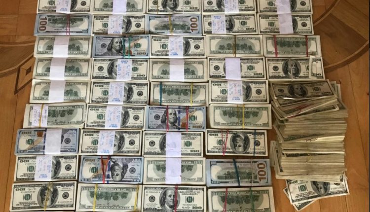 В Одессе полиция опустошила тайник «вора в законе», изъяв $ 1 млн
