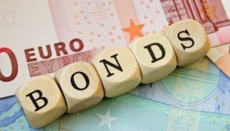 Стало известно, кто купил евробонды Украины