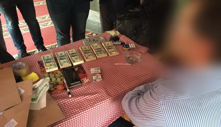 В Киеве задержан замначальника департамента «Укрзалізниці», вымогавший $300 тысяч