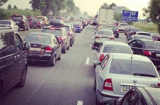 Киевляне предлагают сделать въезд в столицу платным