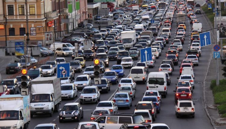 В центре Киева образовались огромные пробки
