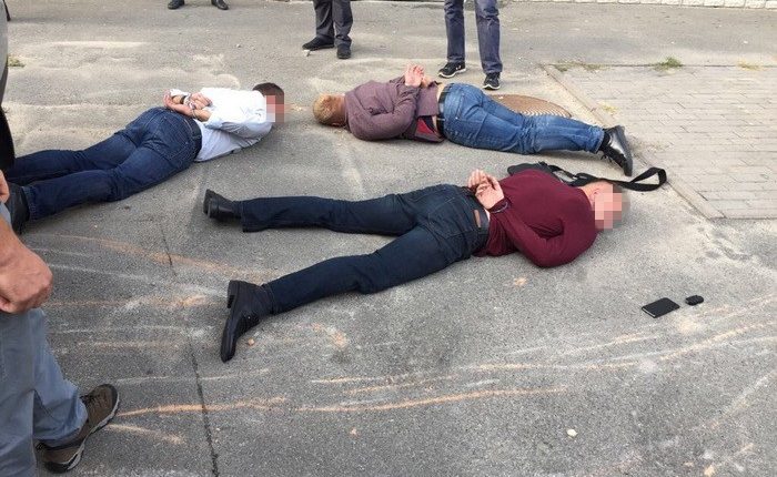 СБУ задержала руководителей госпредприятия, вымогавших 1,5 млн