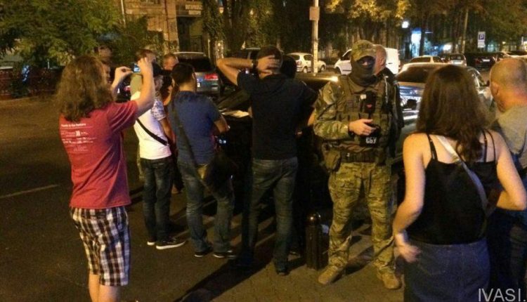 На взятке в $2 тысячи СБУ задержала чиновника Одесской ОГА