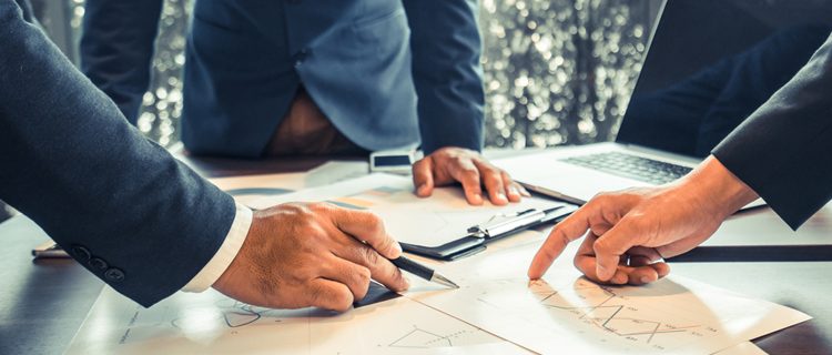 Названы зарплаты топ-менеджеров украинских компаний