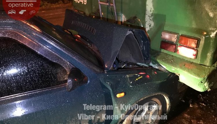 «Друг Гройсмана» врезался в киевский троллейбус