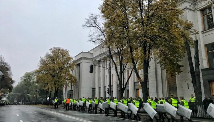 Юрий Романенко: «Нашу власть нужно всегда держать в тонусе»