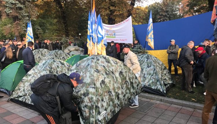 Под Радой разбивают палаточный лагерь