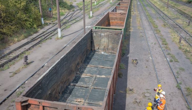 «Укрзализныця» уже год не может закупить новые грузовые вагоны