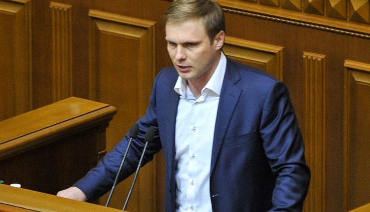 Нардепу Лунченко папа подарил автомобиль