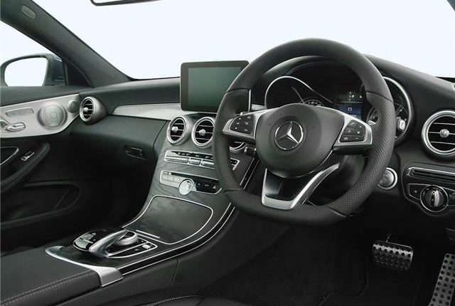 Сотрудница Аграрного фонда купила новый Mercedes за $ 1,5 млн