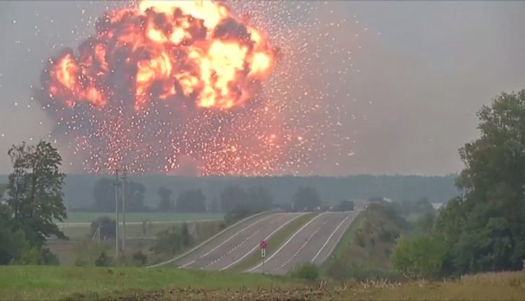 Что известно о пожарах на складах Минобороны Украины