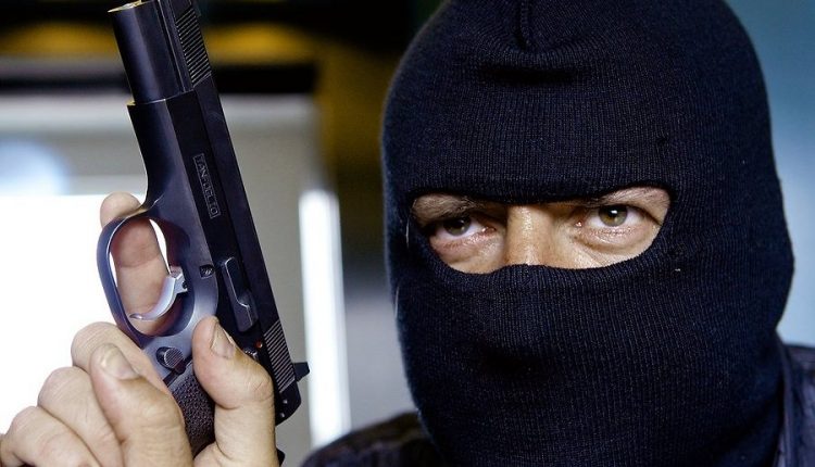 В Киеве будут судить грабителя, вынесшего из банков 2 млн