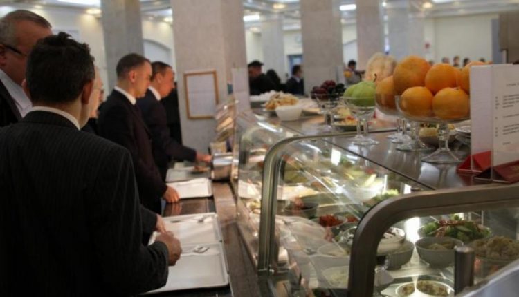 В столовой Верховной Рады объявили предварительную регистрацию