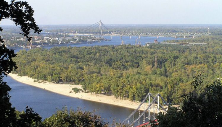 Экс-чиновника подозревают в незаконной застройке Гидропарка