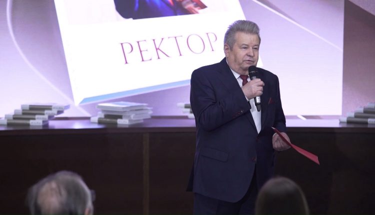 Нардеп Поплавский рекламирует свою книгу в Польше